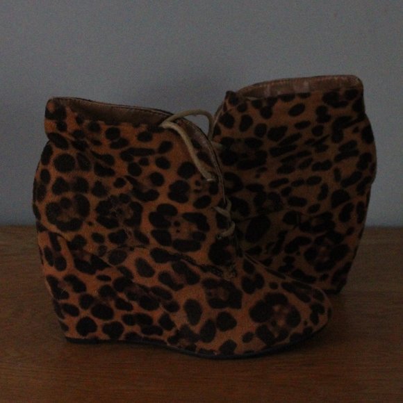 Dots Animal Print Ankle Wedge Boots - Picture 2 of 7